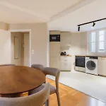 Grand Design Sous Les Toits, 16e Apartament *
