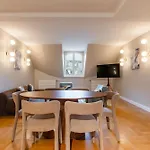 Grand Design Sous Les Toits, 16e *