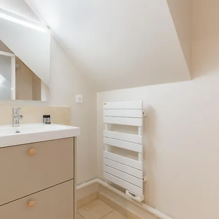 Apartment Grand Design Sous Les Toits, 16e Paris