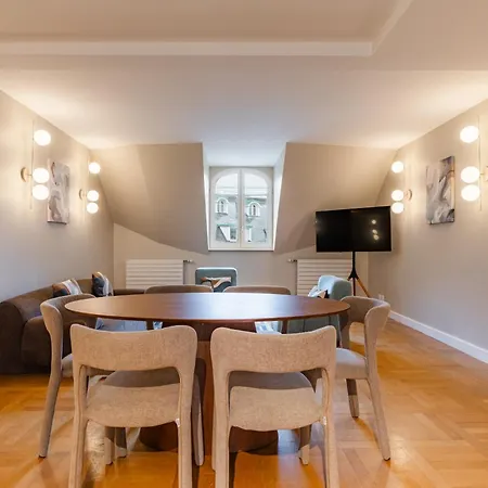 Grand Design Sous Les Toits, 16e *