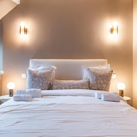 Grand Design Sous Les Toits, 16e