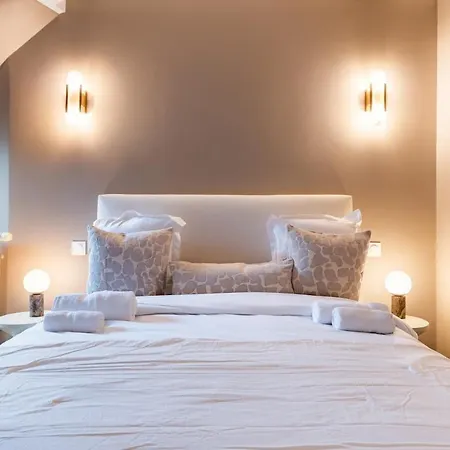 Grand Design Sous Les Toits, 16e