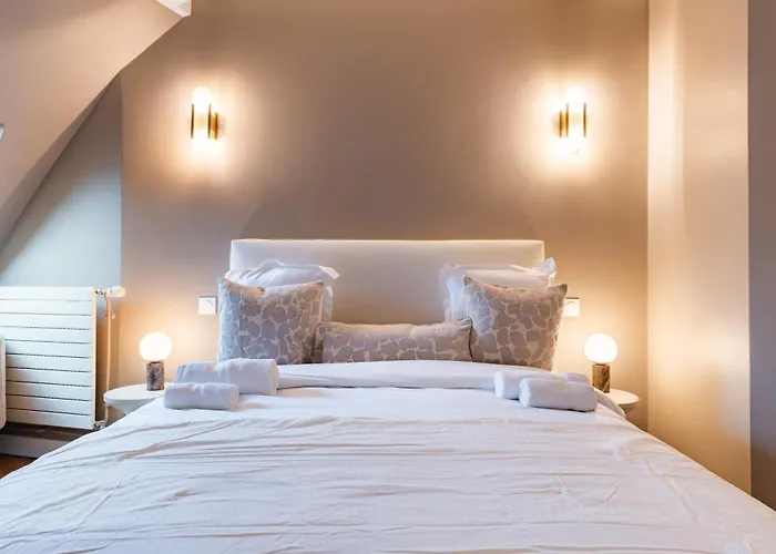 Grand Design Sous Les Toits, 16e
